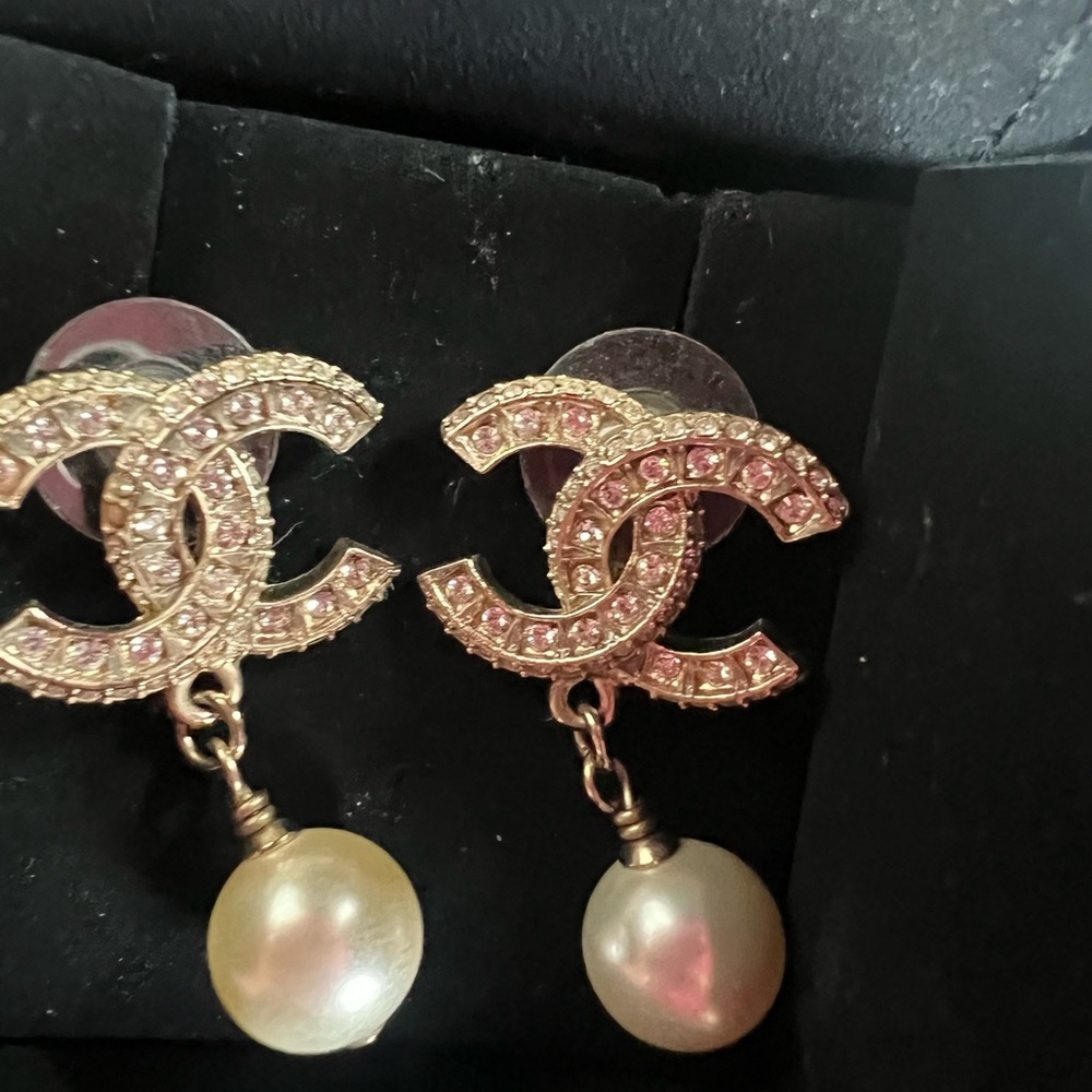 Chanel pearl earrings